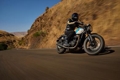 2025-triumph-twin-900-7.jpg
