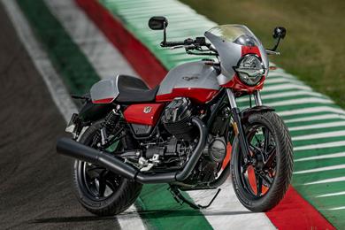moto-guzzi-v7-stone-corsa-10.jpg