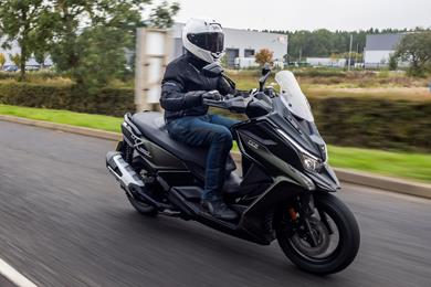 kymco-scooter-01.jpg