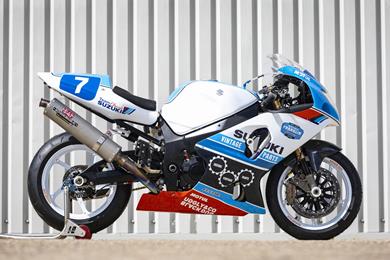 suzuki-gsxr-1000-3.jpg