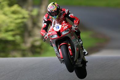 davey-todd-olivers-mount-action.jpg