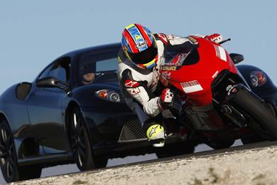 desmo-ferrari-etst.jpg