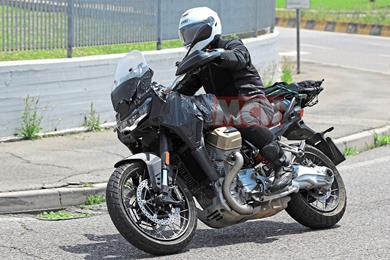 moto-guzzi-stelvio-spy-shots-3.jpg