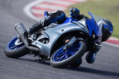 2023_yamaha_r125_2.jpg