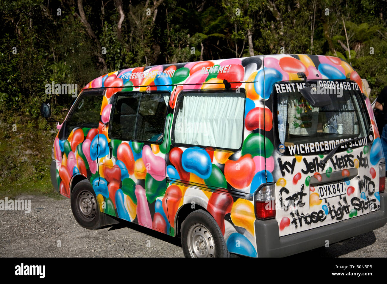 decorated-ky-jelly-slogan-camper-van-B0N5PB.jpg