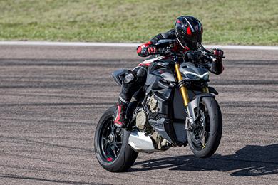 2023-ducati-streetfighter-v4s-04.jpg