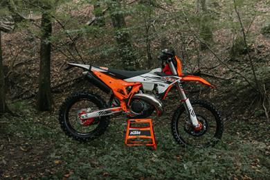 2026_ktm_300_exc_hardenduro__2_.jpg