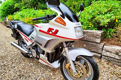 web_1989-yamaha-fj1200.jpg
