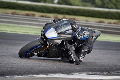 2020_Yamaha_R1M_track.jpg