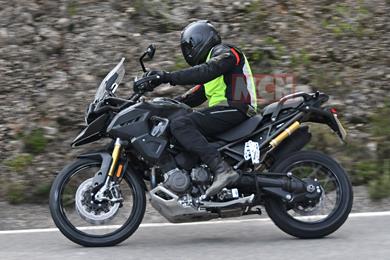 Triumph-Tiger-1200-spy-4.jpg