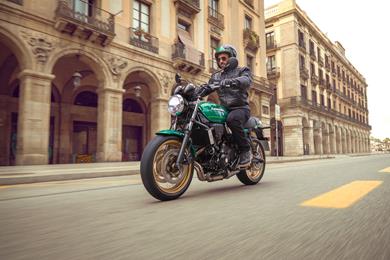 Kawasaki_Z650RS_2.jpg