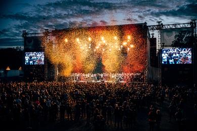 stage-venue-neutral.jpg