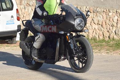 triumph-thurxton-400-spy-2.jpg