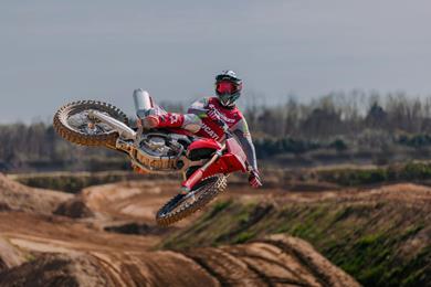 desmo450-mx-motocross-1.jpg