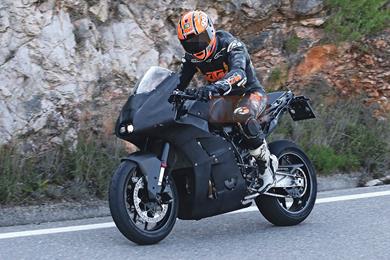 KTM_RC8_spy-1.jpg