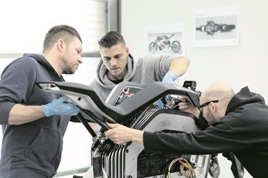 BMW-DC-Roadster-frame-01.jpg