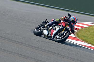 11-08-20-donington-park-trackday-mn-041.jpg