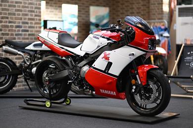 velocity-moto-yamaha-xsr900-rd500lc-01.jpg