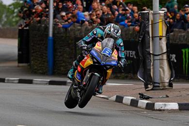 isle-of-man-tt-supersport-race-dunlop.jpg