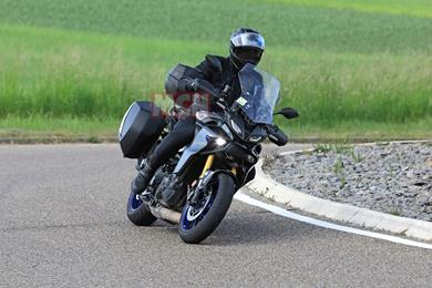 yamaha-tracer-9-gt-01.jpg