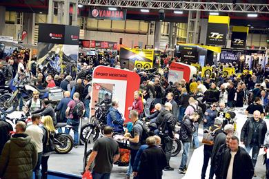 2019-mcl-crowds.jpg