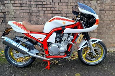 web_fzr600cafe.jpg