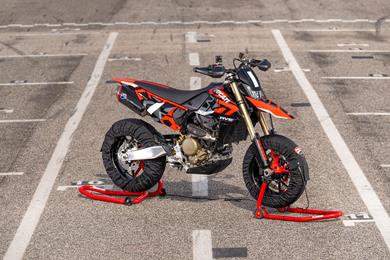 ducati-698-4.jpg