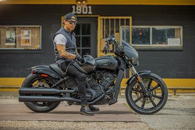 Indian_Scout_Rogue_1.jpg